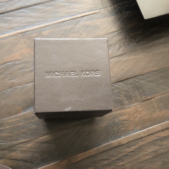 Michael Kors Watch - Picture 6 of 6